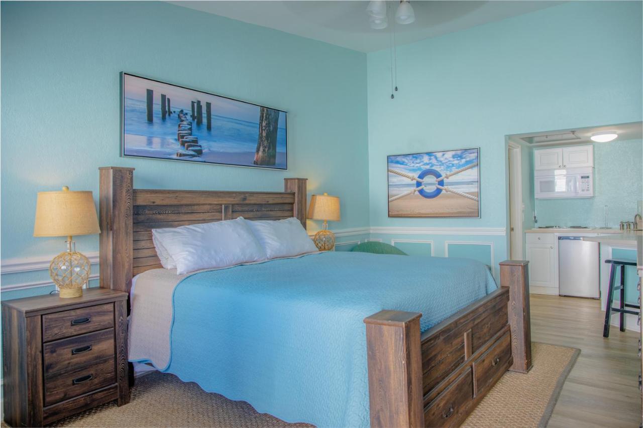 Resort Sea And Breeze And